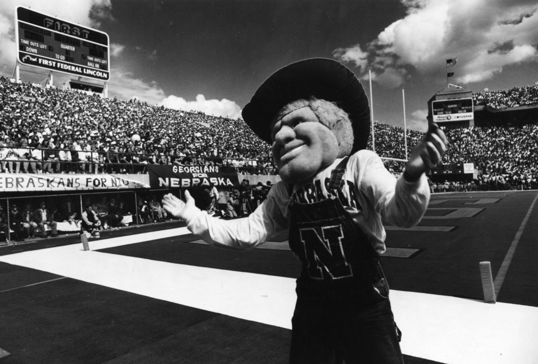 20190828_new_huskermascots006